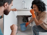 ¿Por qué huelen mal los desagües? Causas principales y soluciones definitivas