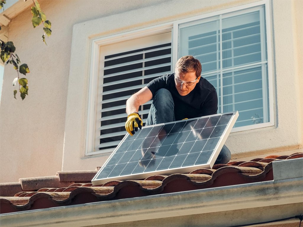 ¿Puedo instalar placas solares en mi vivienda?